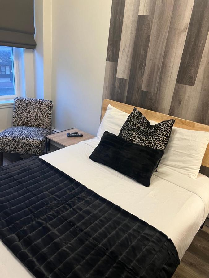 Commercial Hotel Edmonton Zewnętrze zdjęcie