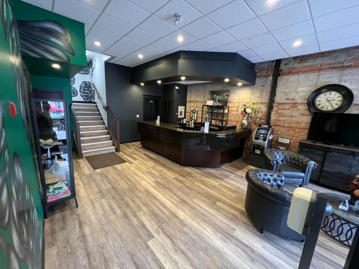 Commercial Hotel Edmonton Zewnętrze zdjęcie
