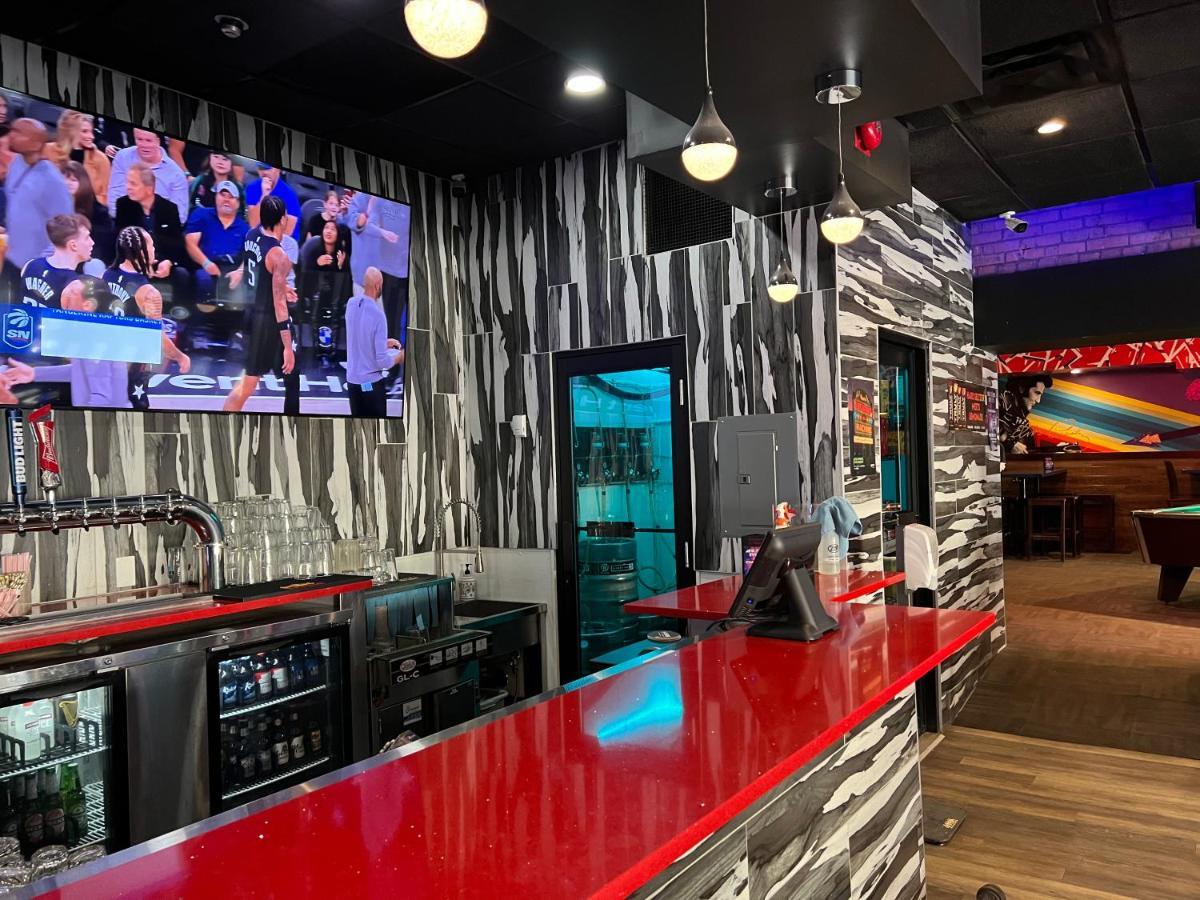 Commercial Hotel Edmonton Zewnętrze zdjęcie
