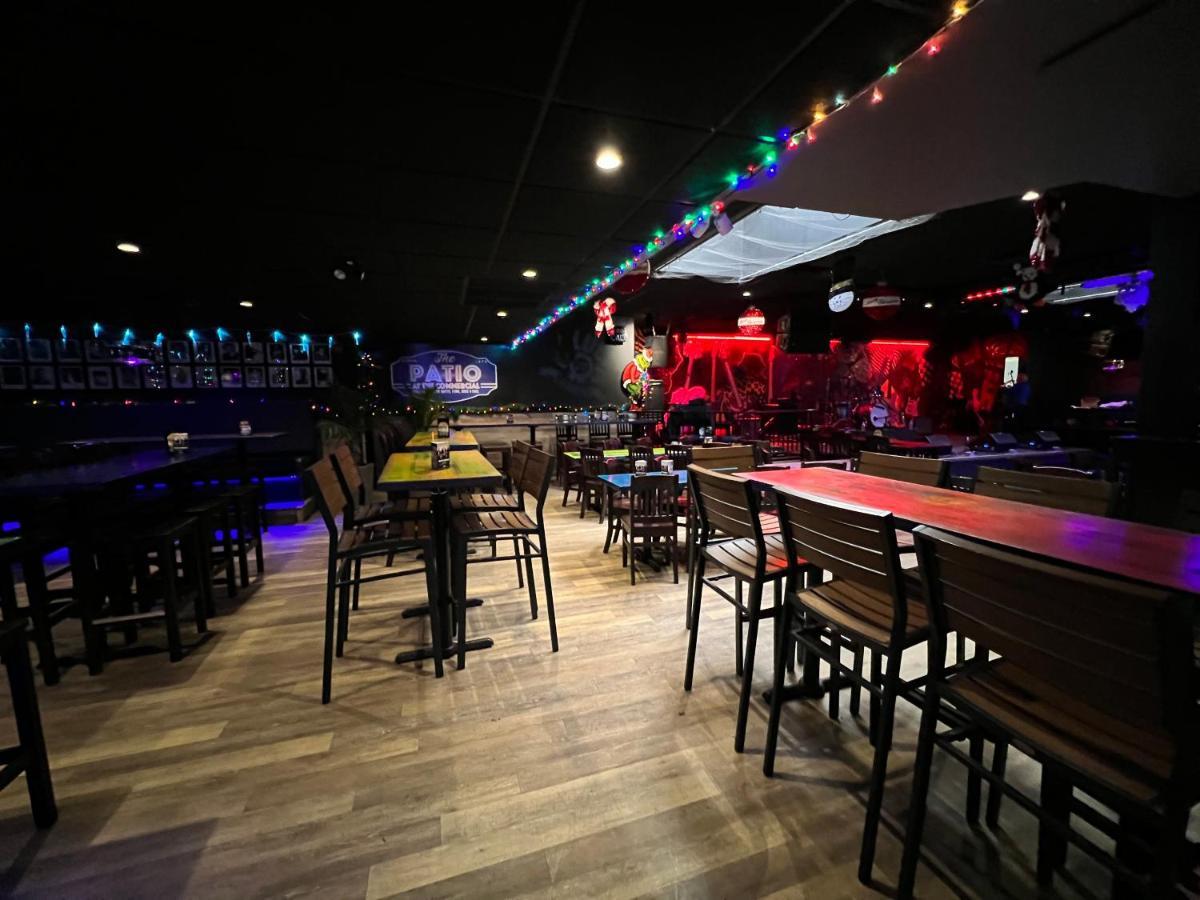 Commercial Hotel Edmonton Zewnętrze zdjęcie