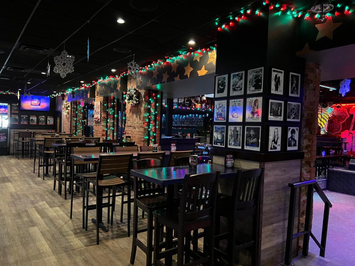 Commercial Hotel Edmonton Zewnętrze zdjęcie