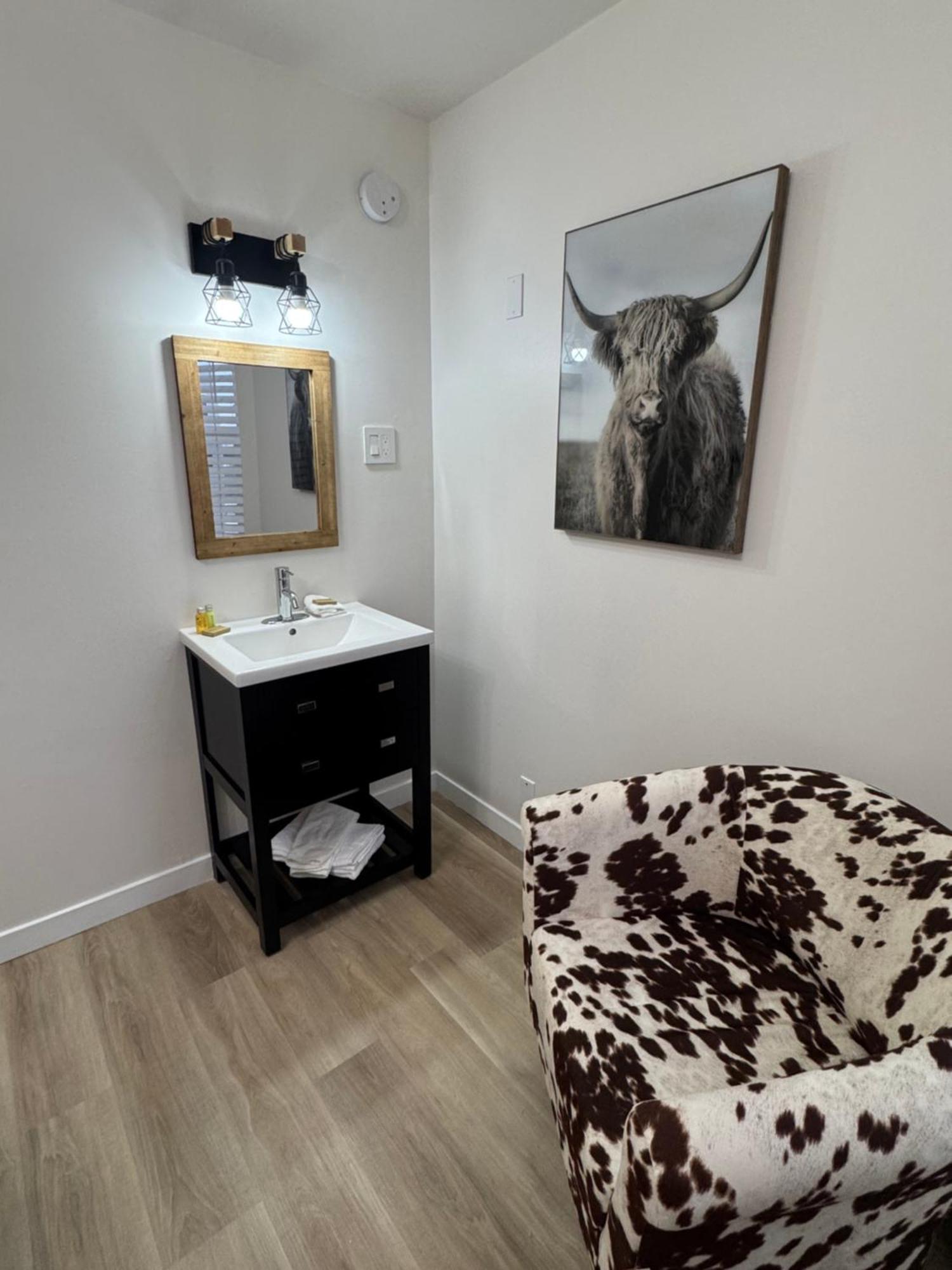 Commercial Hotel Edmonton Zewnętrze zdjęcie