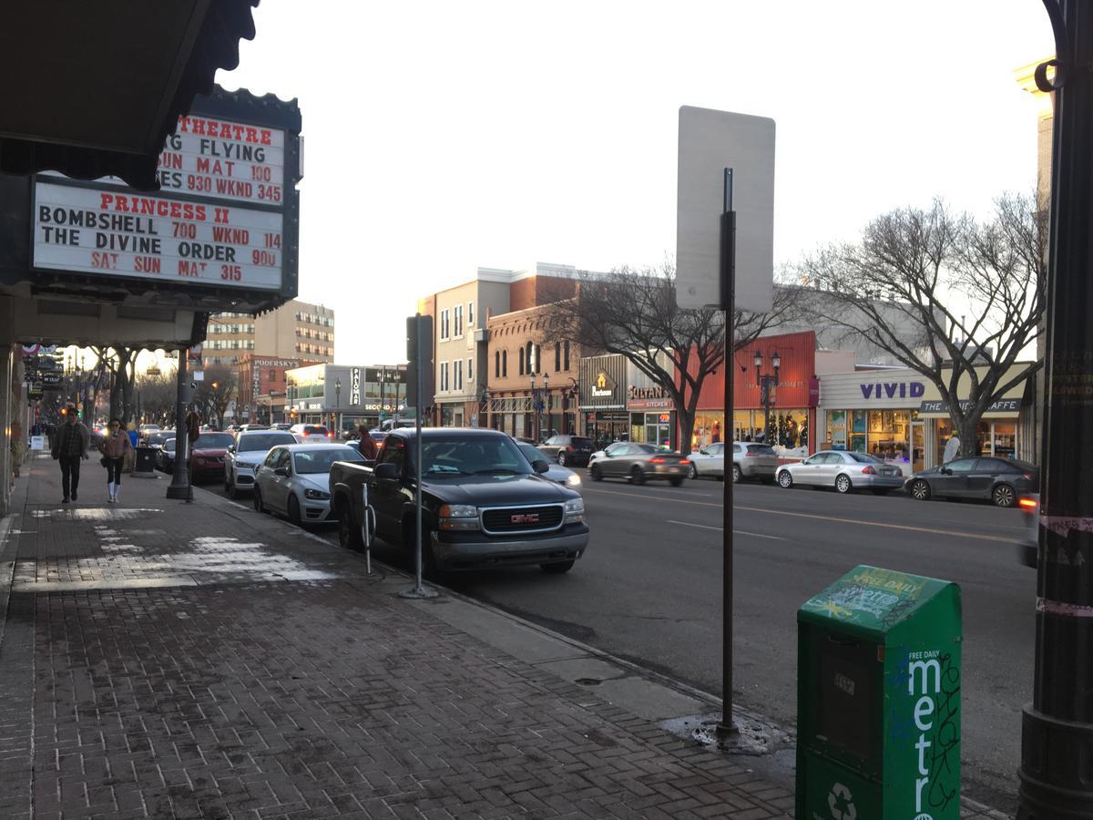 Commercial Hotel Edmonton Zewnętrze zdjęcie