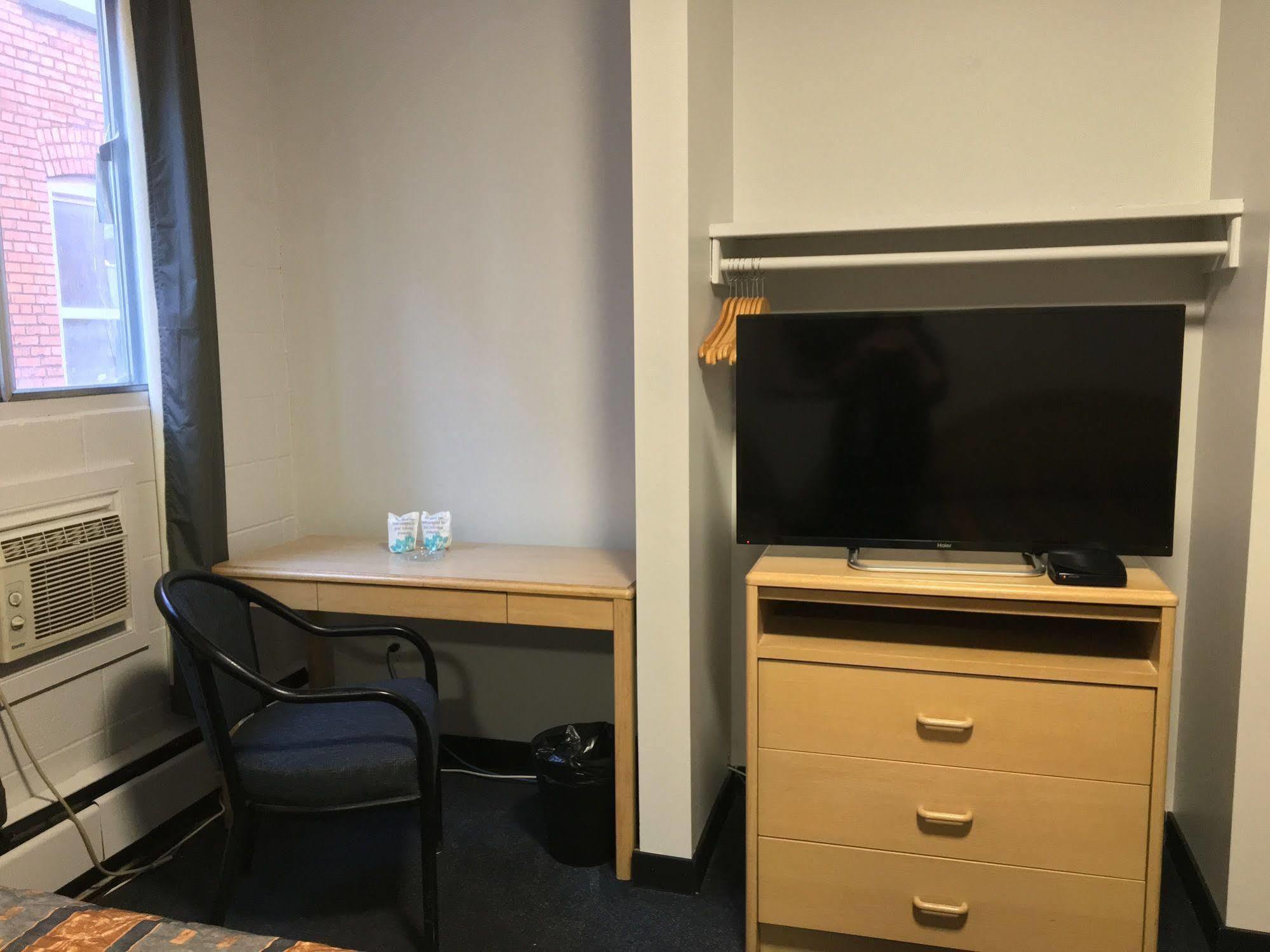 Commercial Hotel Edmonton Zewnętrze zdjęcie
